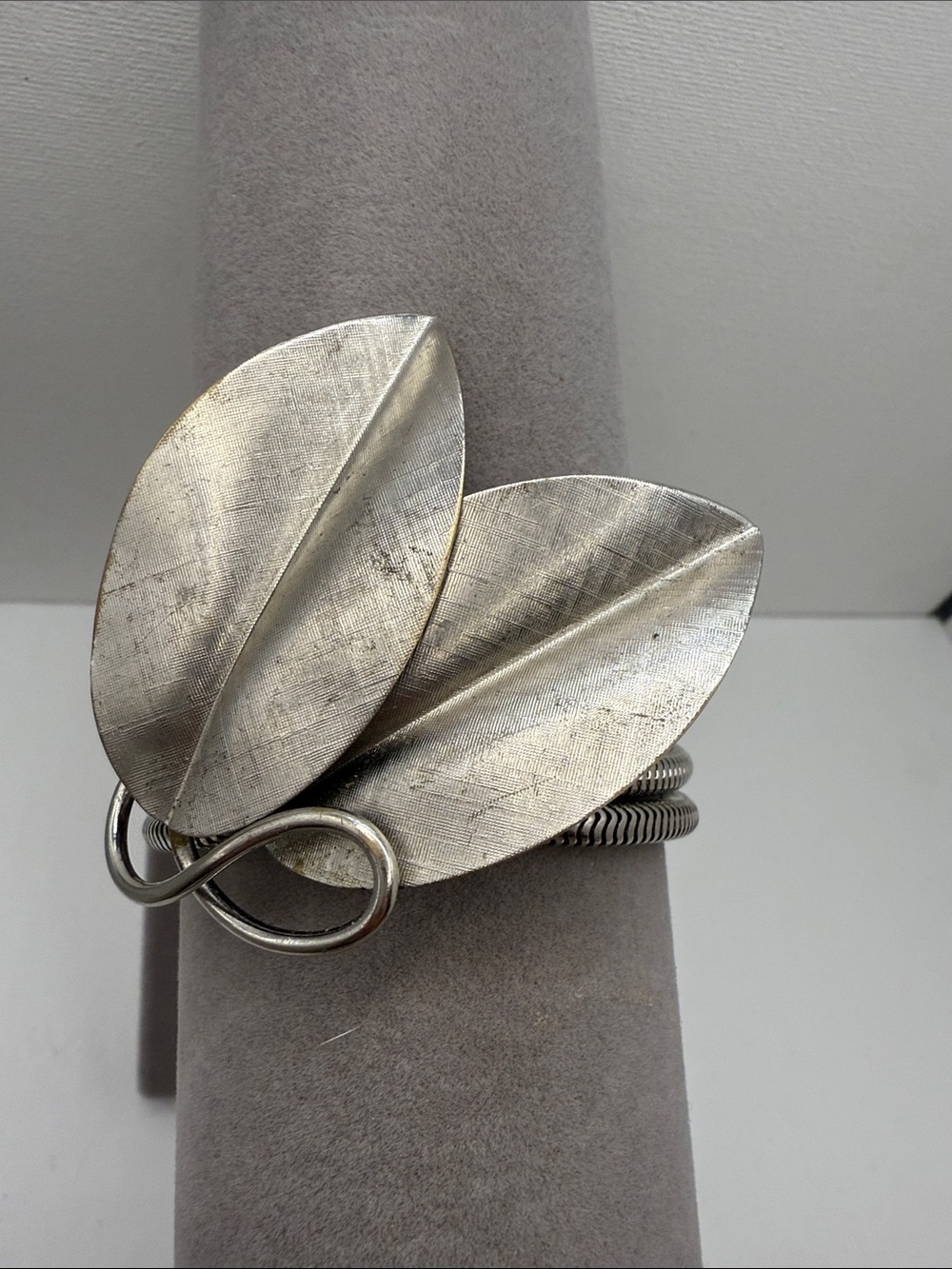 Vintage Napier Silver Tone Leaf Bracelet Modernist Statement 7”
